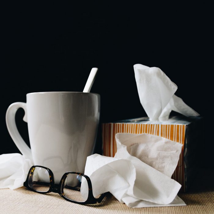 soğuk algınlığı, grip, nezle, çay, kupa, peçete, gözlük, bağışıklık sistemi