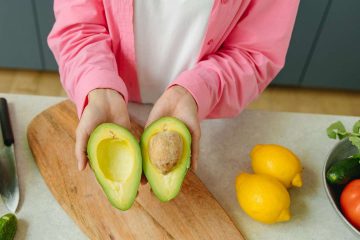 diyetisyen, murfak, avokado, bıçak, kesme tahtası, yemek hazırlama