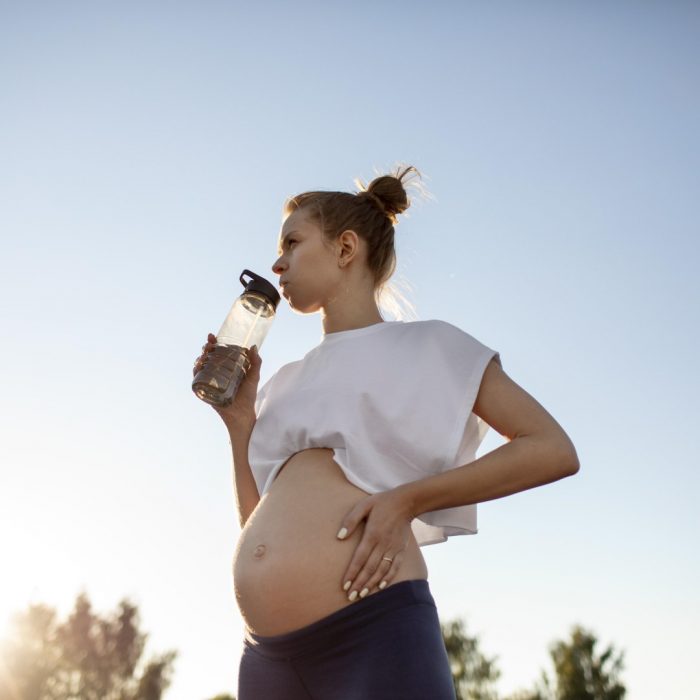 gebe, gebelik, hamile, su, su ,iç, egzersiz, gebe egzersiz, spor, yürüyüş