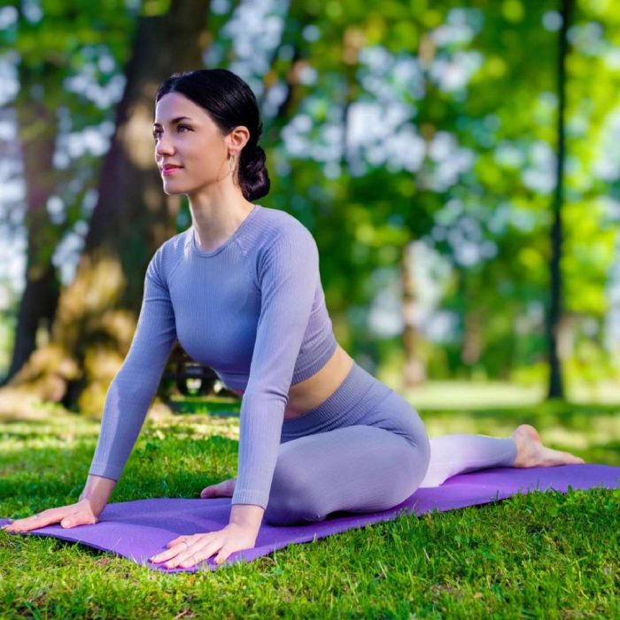 yoga, kadın, yeşil park, mor