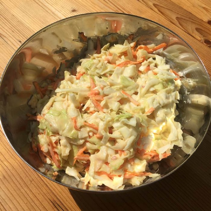 coleslaw salatası, havuçlu lahana salata